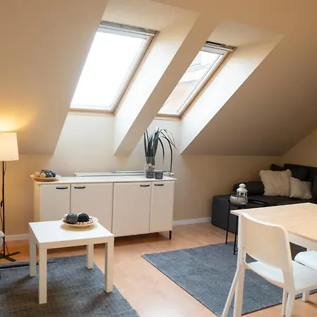 Appartamento 953 - Your Peace Of Mind, Ac & Parking Budapest