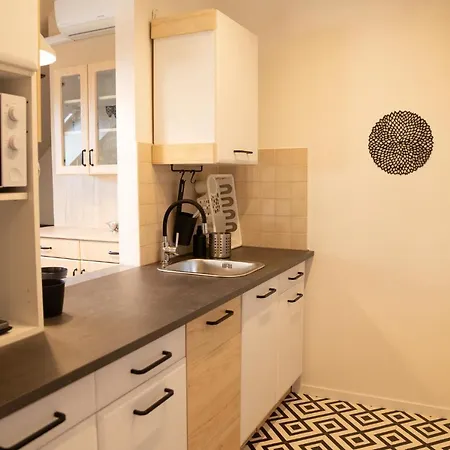 953 - Your Peace Of Mind, Ac & Parking * Budapest