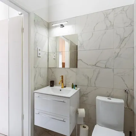 Apartment King's Comfort - Superb Modern Style At Gozsdu Garden