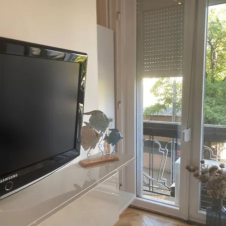 Apartment Blue Port In Ujlipotvaros With Free Parking