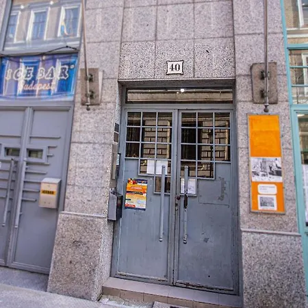 Vaci Street Apartment *