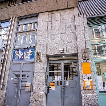 Vaci Street Apartment *