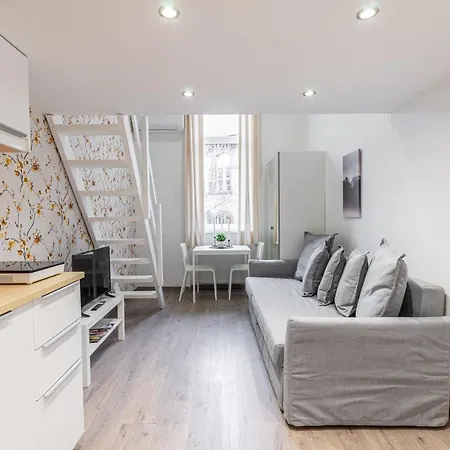 The Right Choice Apartment *