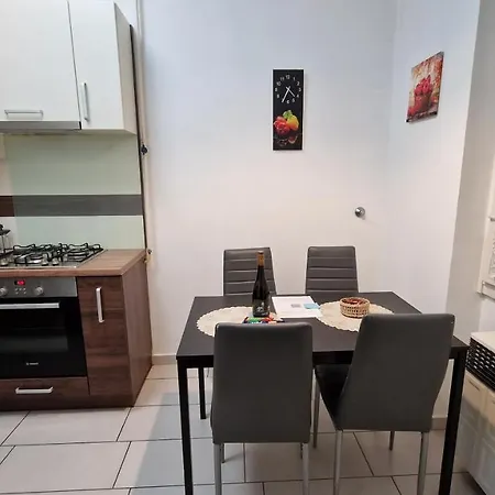 Perfect Located Flat With Gametable Apartment *