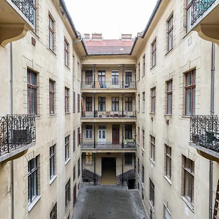 Apartment The Right Choice