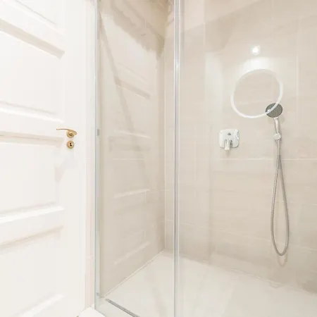 Downtown Heart 3 Bdr, 2 Bath, A/c Apartment Budapest