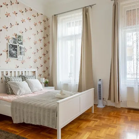 Deluxe Dream In The Center * Budapest