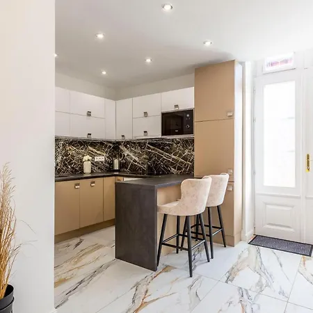 Apartment Luxurious Bajcsy Next To The Basilica *