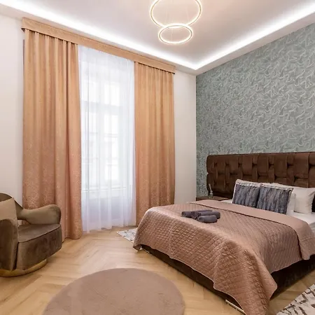 Apartment Luxurious Bajcsy Next To The Basilica