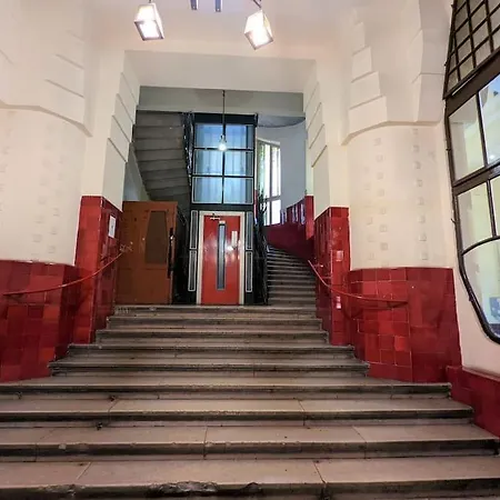 Cozy 1br With Skyline View - Purple Skyline * Budapest