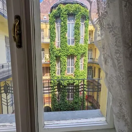 Large Peaceful 1br In - Yellow House Apartment Budapest