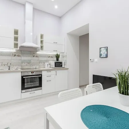 Apartment Centre *