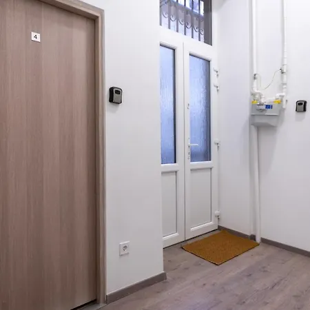 The Right Choice Apartment *