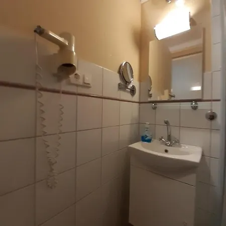 Swan Apartment *