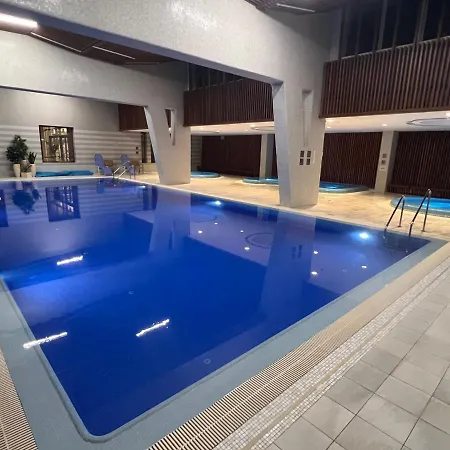 Luxury Dunapest With Spa And Pool