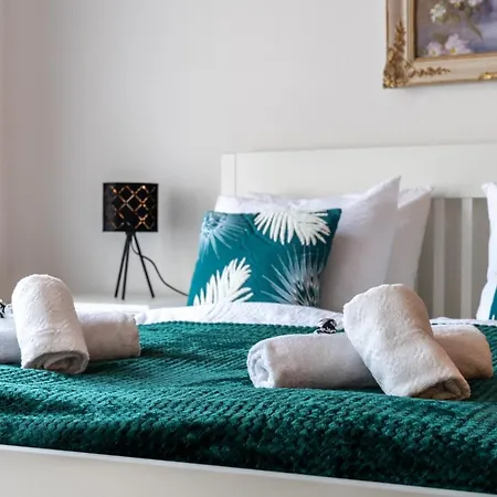 Romantic Secret Garden Apartment Budapest