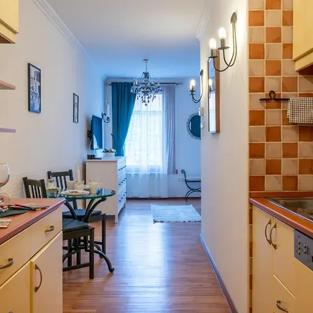 Romantic Secret Garden Apartment