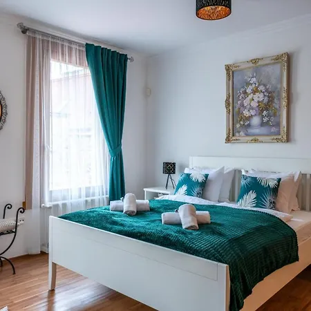 Apartment Romantic Secret Garden