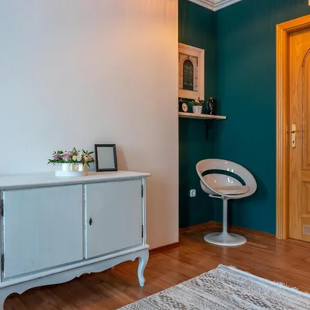 Romantic Secret Garden Apartment Budapest