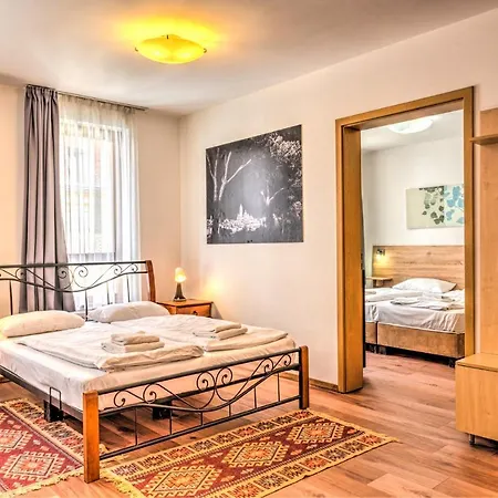 Center Apartment *
