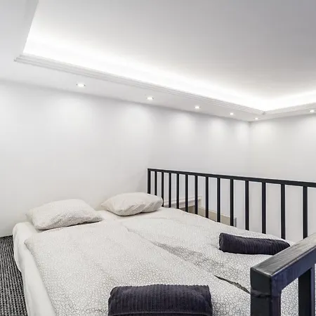 Hello Downtown Ferenc 34 Apartman *