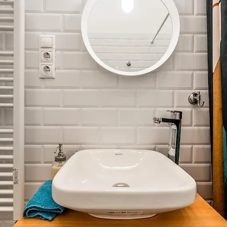 Hello Downtown Ferenc 34 Apartman *
