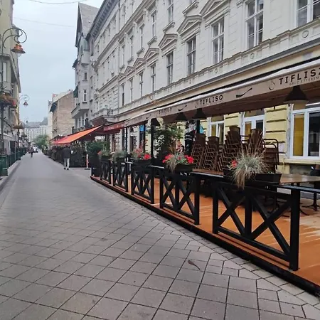 Apartment Perfect Located Flat With Gametable *