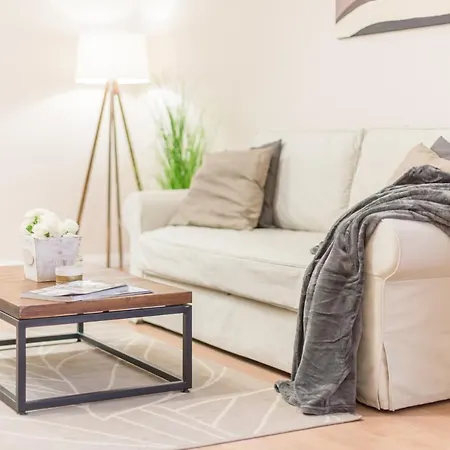 Apartment Downtown Heart 3 Bdr, 2 Bath, A/c *