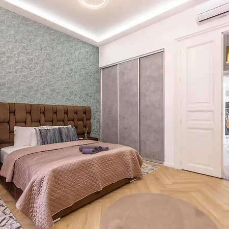 Apartment Luxurious Bajcsy Next To The Basilica