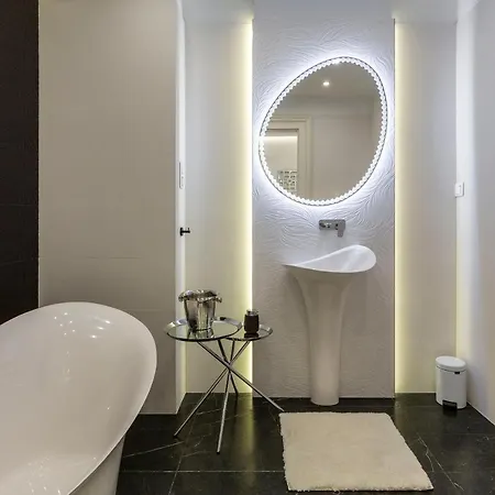 Luxurious Bajcsy Next To The Basilica Apartment
