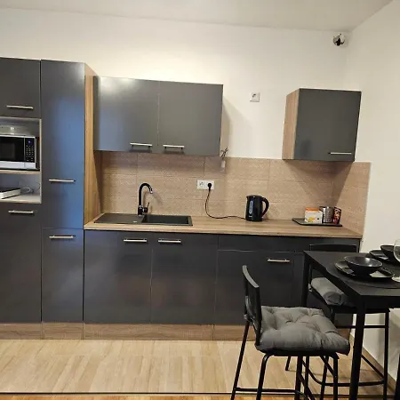N&z Apartman Close To The Downtown *