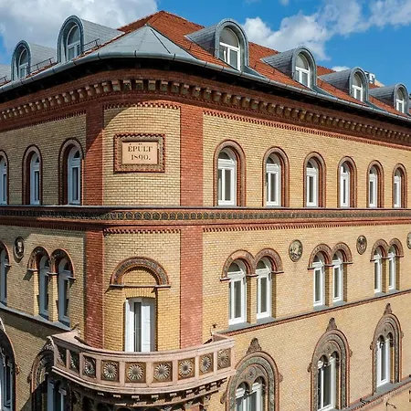 Отель Museum 4*