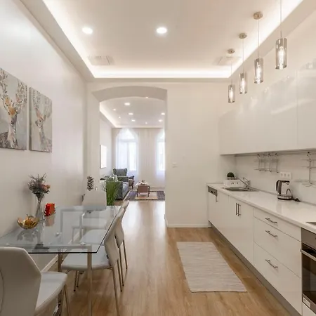 Exclusive Csengery In The Heart Of Apartment