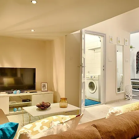 Lane With Gallery Apartment Budapest