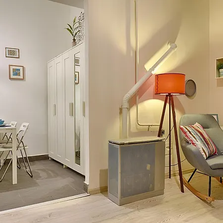 Lane With Gallery Apartment