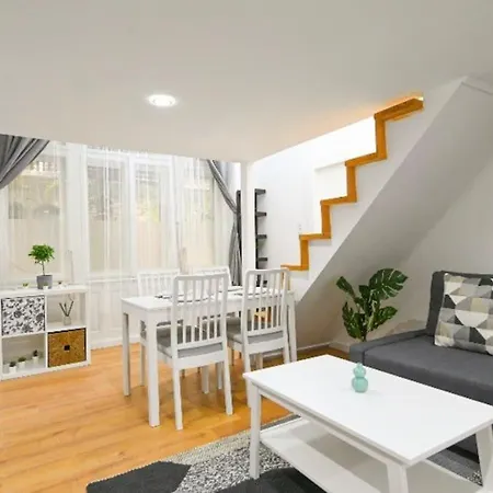 Lovely Flat In Damjanich Street - Leonard