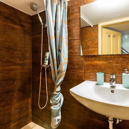 Hidden Gem In Buda Apartament