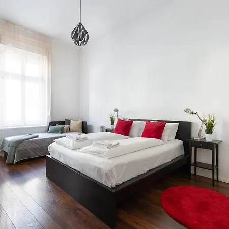 Apartment Red Dot One - New Unit In Heart Of Jewish Quarter