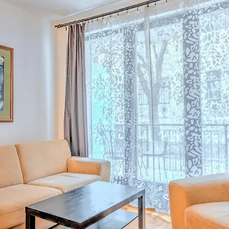 Center Apartment *