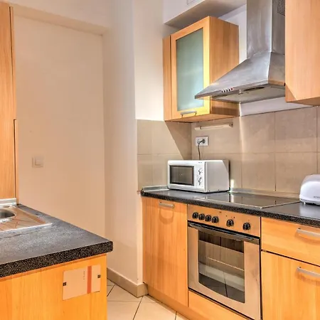 Apartment Center
