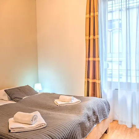 Center Apartment *