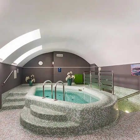 Отель Museum 4*