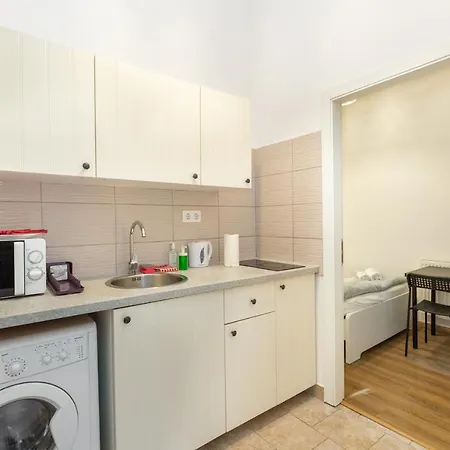 Apartment Nepszinhaz 16 Tiny Budapest
