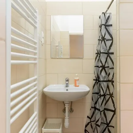 Apartment Nepszinhaz 16 Tiny Budapest