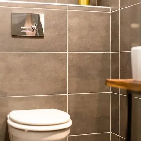Free Parking Chain Bridge 4ppl, 2bdrm, Wifi, Smart Tv, Ac Appartamento