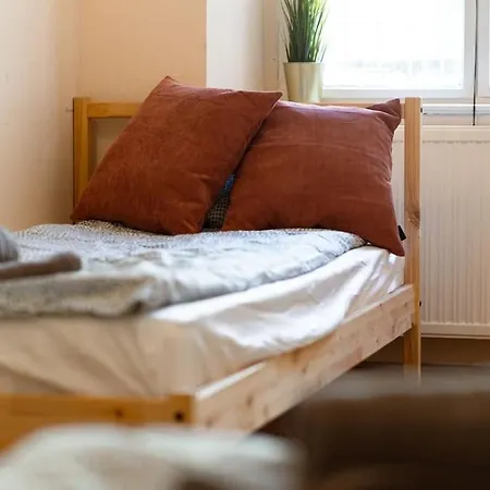 Free Parking Chain Bridge 4ppl, 2bdrm, Wifi, Smart Tv, Ac Apartment *