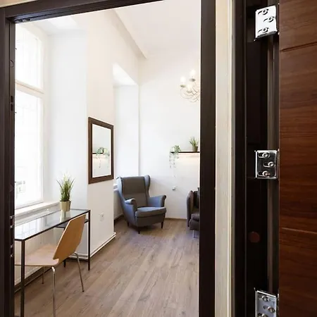 Free Parking Chain Bridge 4ppl, 2bdrm, Wifi, Smart Tv, Ac * Budapest