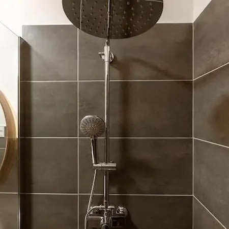Free Parking Chain Bridge 4ppl, 2bdrm, Wifi, Smart Tv, Ac Apartment Budapest