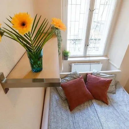 Free Parking Chain Bridge 4ppl, 2bdrm, Wifi, Smart Tv, Ac * Budapest