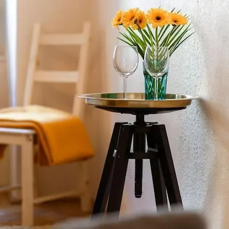 Free Parking Chain Bridge 4ppl, 2bdrm, Wifi, Smart Tv, Ac *